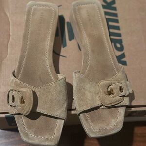 Veronica beard block heel
